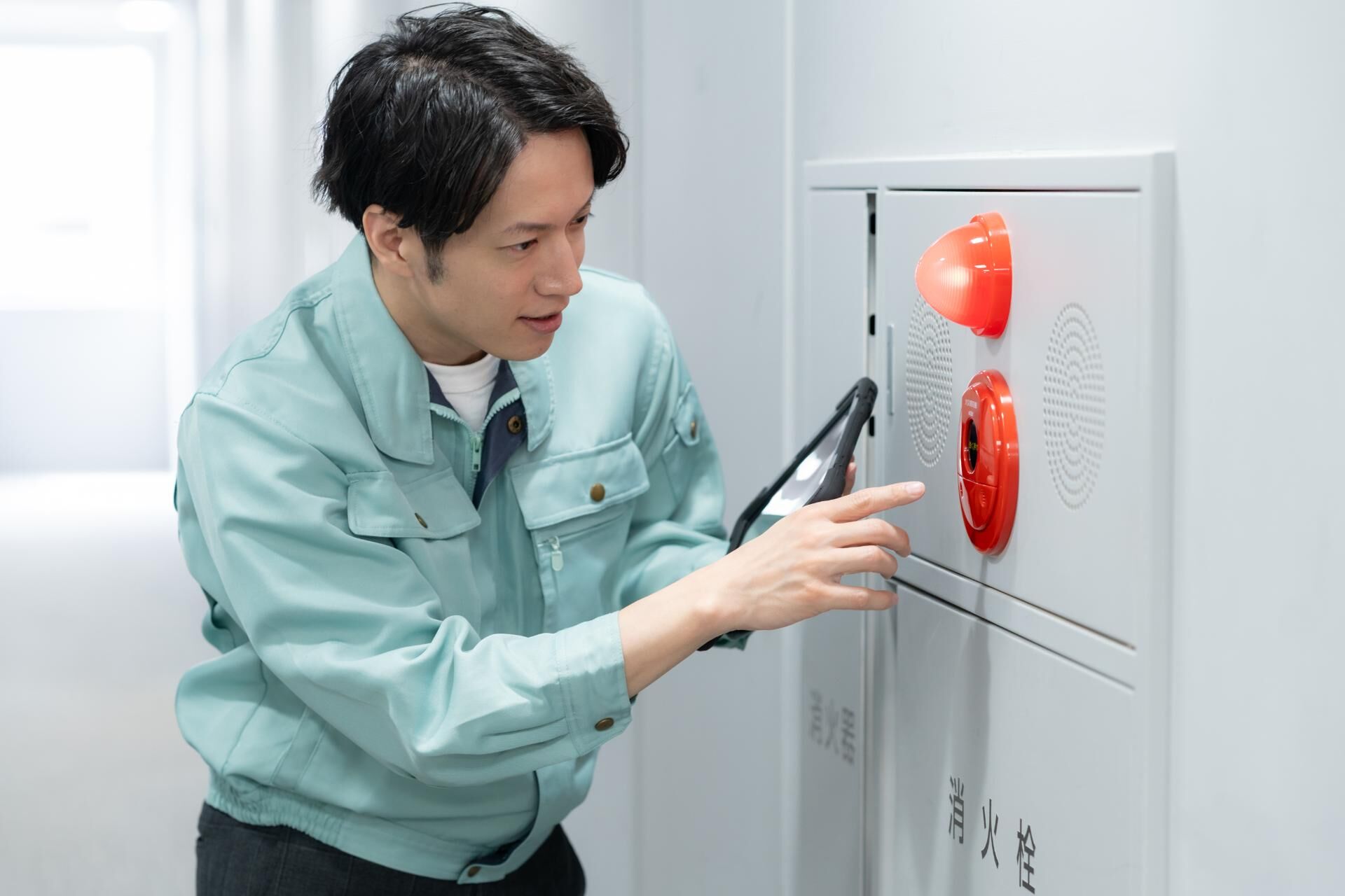 人々の安心を守る消防設備の仕事